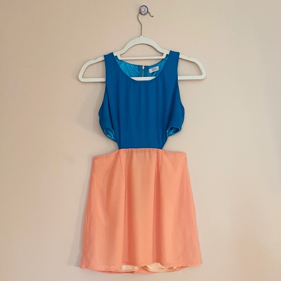 Tobi Cut It Out Dress - Picture 2 of 4